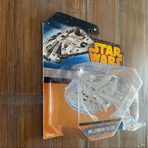Hot Wheels Star Wars OG Millennium Falcon Flight Navigator Ship NEW! HTF - Picture 4 of 6